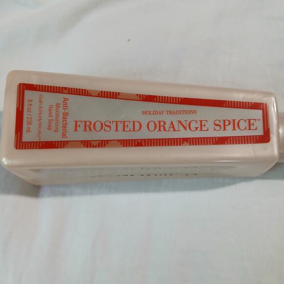 Bath & Body Works Frosted Orange Spice Holiday Traditions Moisturizing Hand Soap - Picture 6 of 10
